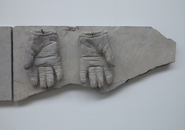 Luvas Limpas, Isaque Pinheiro, arte contemporanea, escultura, arte, Isaque Pinheiro, arte contemporanea, escultura, arte